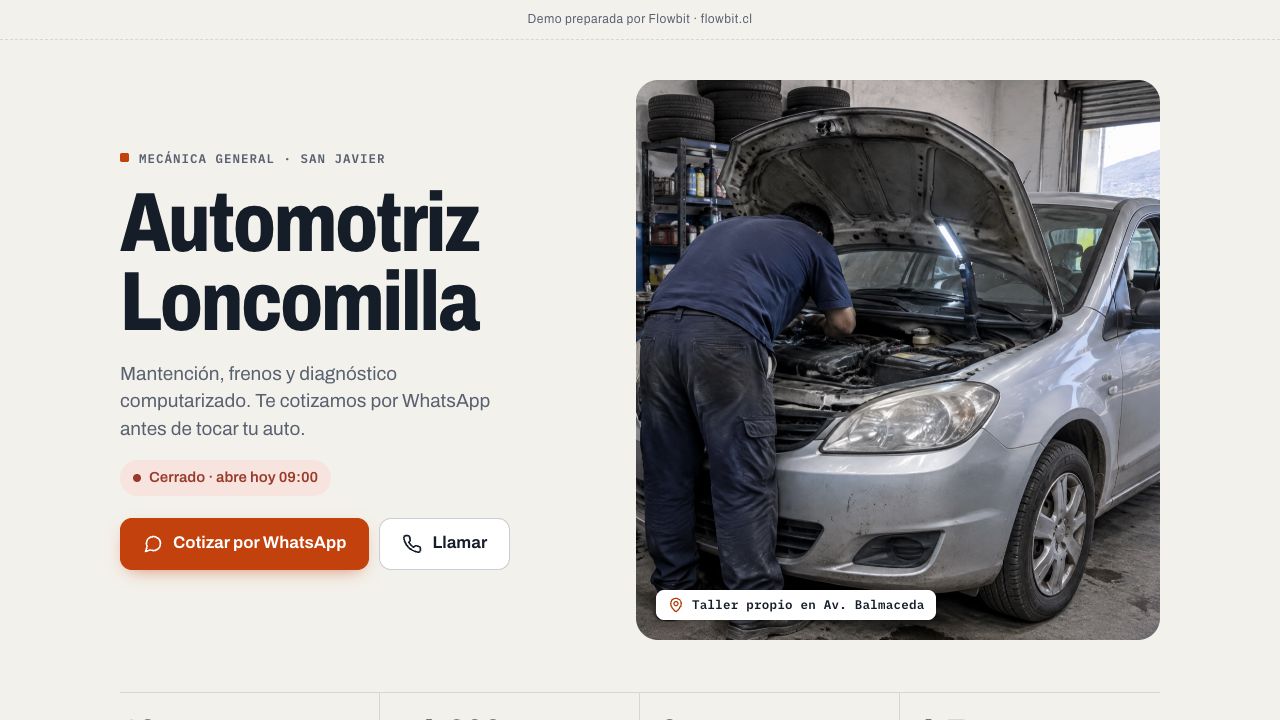 Demo de sitio para taller mecánico: portada de “Automotriz Loncomilla” con un mecánico revisando el motor de un auto y el botón “Cotizar por WhatsApp”